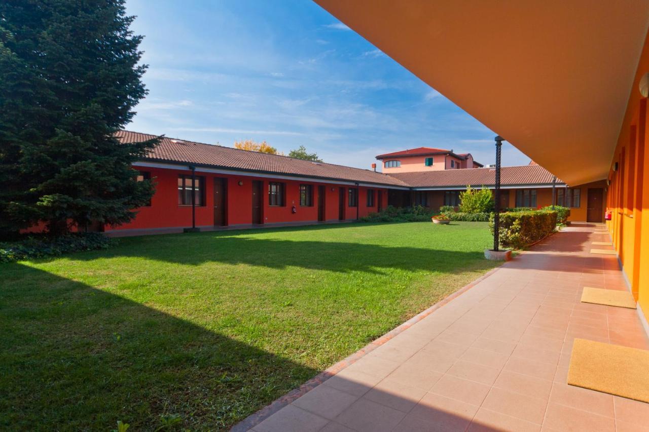 Hotel Campana Реджо-нель-Емілія Екстер'єр фото